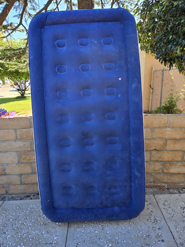 OhGeni Twin Air Mattress