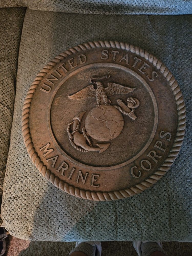 Wooden US MARINES PLAQUE