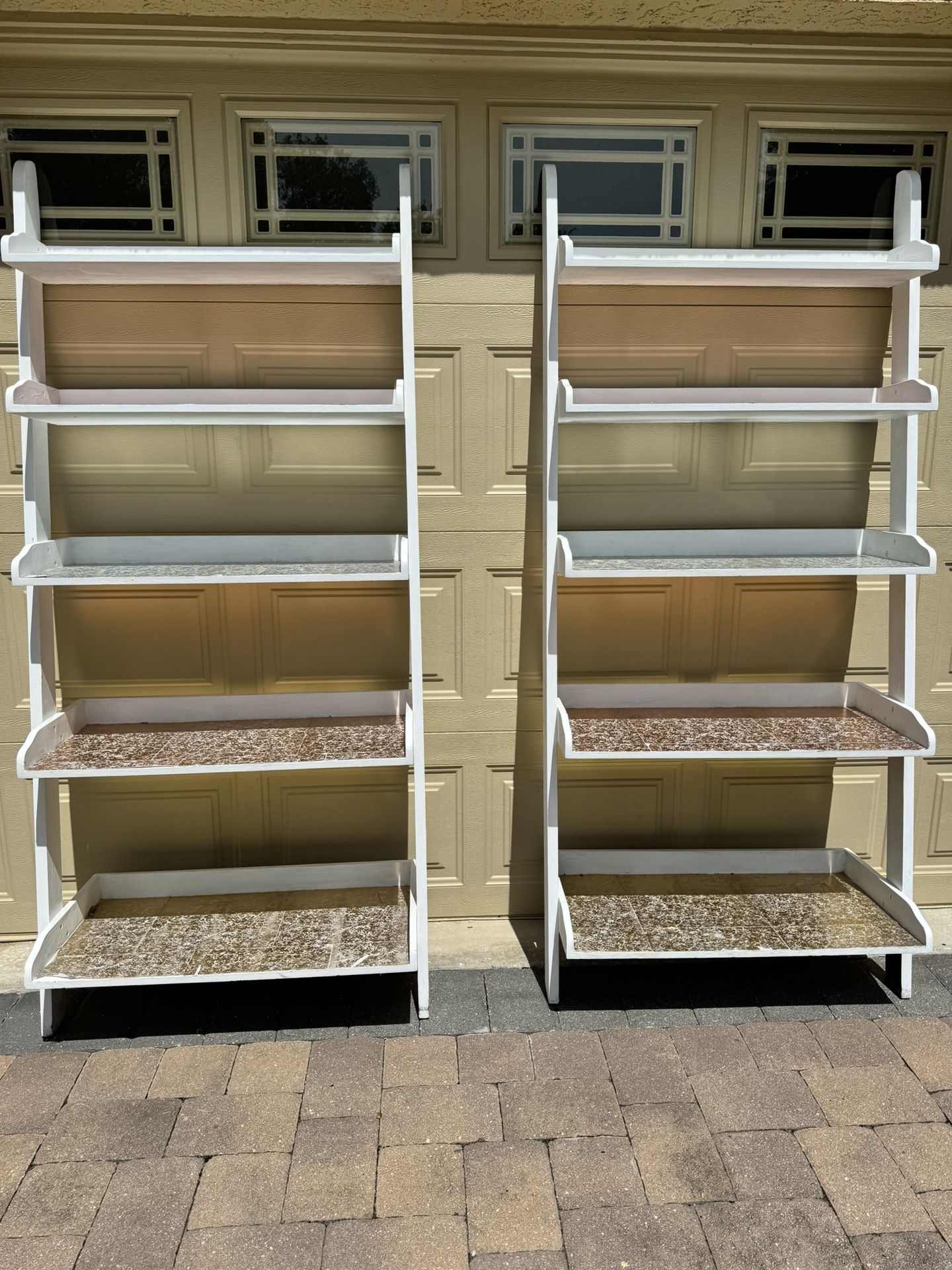Leaning Shelves