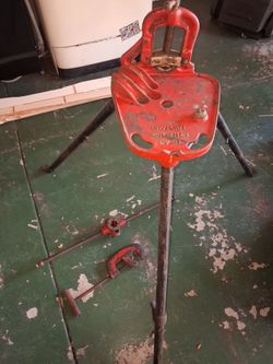 Ridgid No. 40 Pipe Vise Tri-Stand