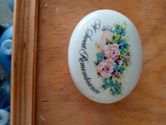 Avon Dish