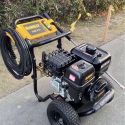 DEWALT 4400 PSI 4.0 GPM Cold Water Gas Pressure Washer