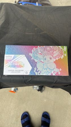 Prismatic Evolutions Super-Premium