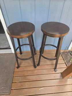 Set of 2 barstools