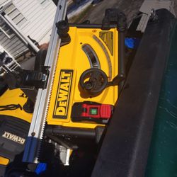 DeWalt 10 Inch Table Saw 