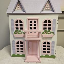 Dollhouse by Tender Leaf Humming Bird Play House Fully Furnished With Dolls 