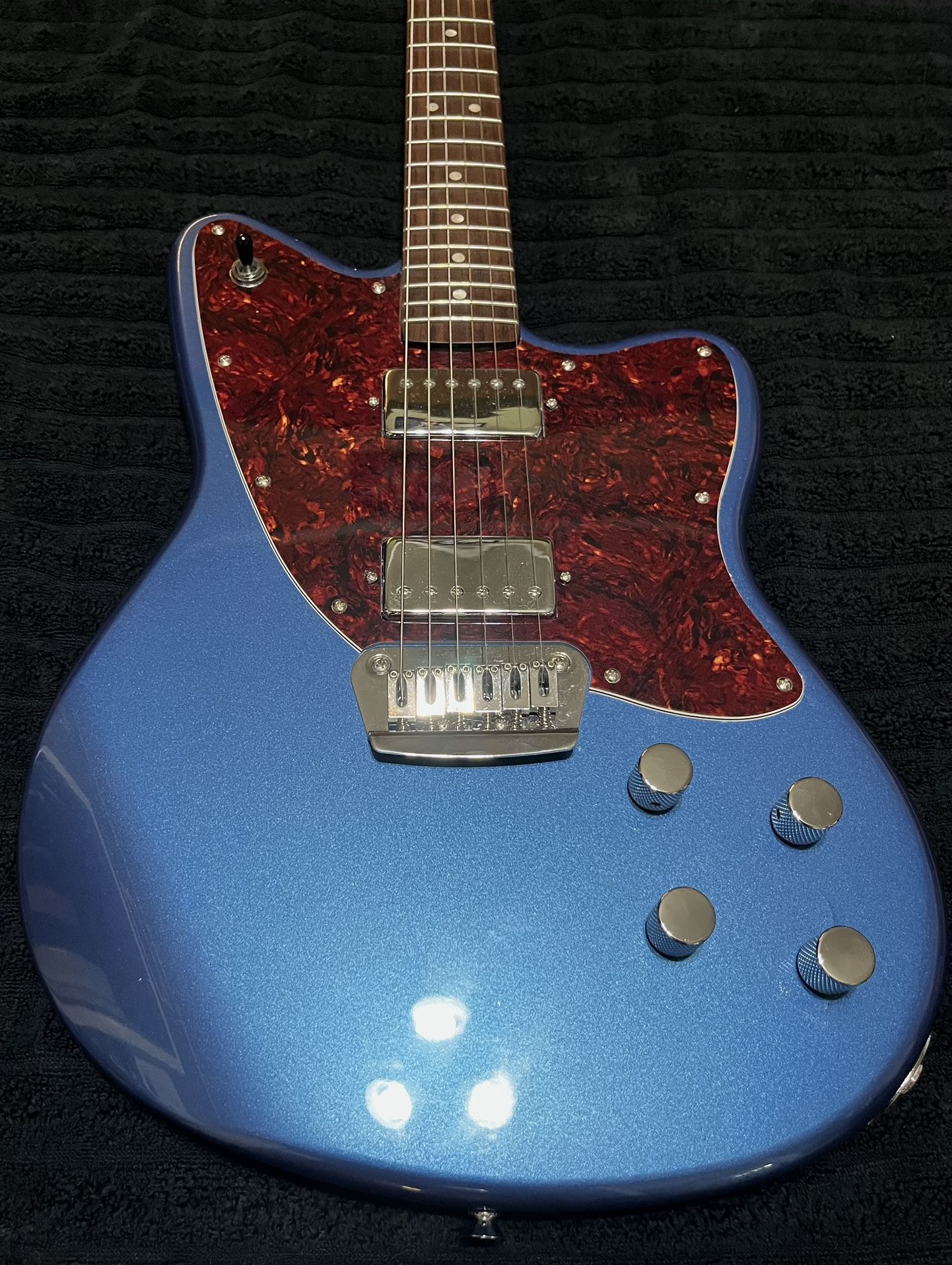 Squier Paranormal Toronado Lake Placid Blue