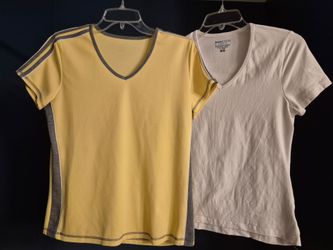 Set of 2 Women's V Neck T Shirts, M