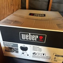 Original Kettle 22 in. Charcoal Grill in Black 