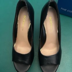 Lady’s BCBG  Shoes 7B