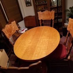 Vintage Oval Oak Dining Room Table with 4 Antique Pressback Chairs

