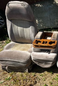 Passenger seat with console / Chevy / GMC