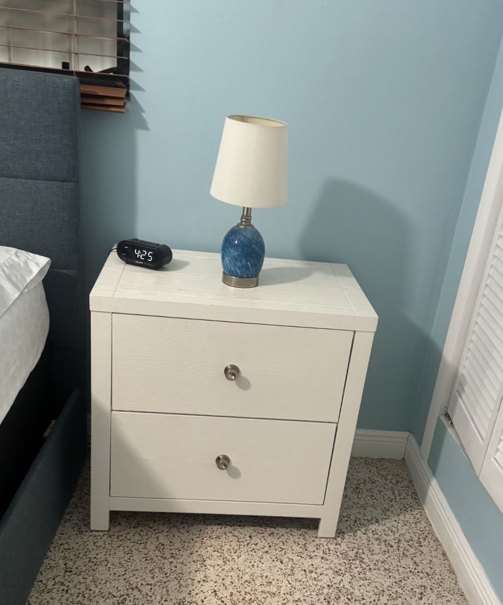 2 Nightstand Tables