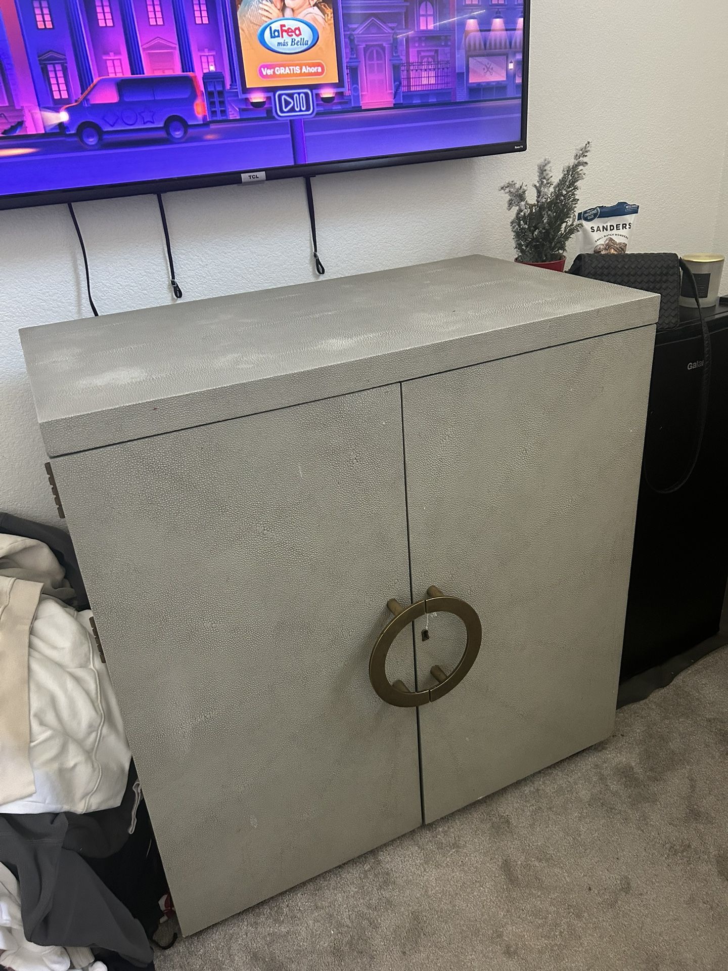 Dresser 