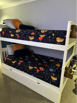 Solid wood twin Bunk beds
