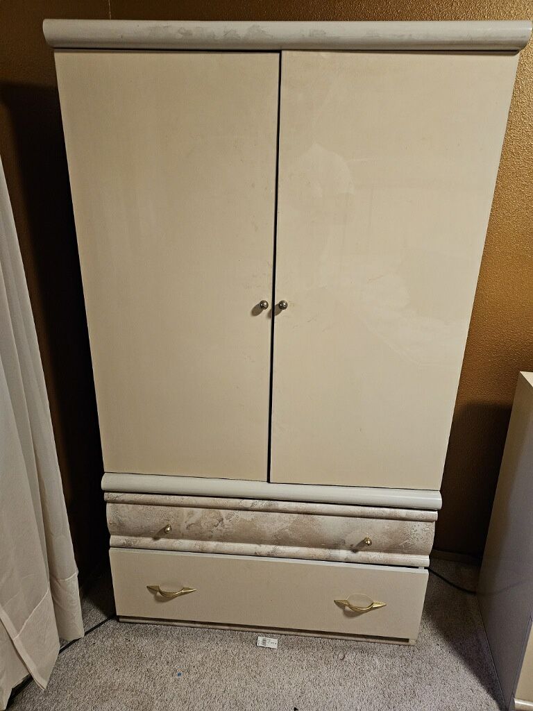 Queen Bedroom Set