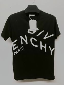 GVNCHY PARIS TSHIRT (Pls read desc. )
