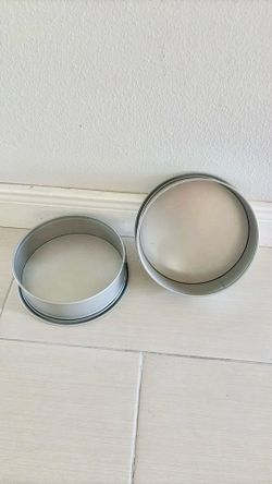 2 cake pans with removeable ring unlocks for easy release size 9” like new both $10