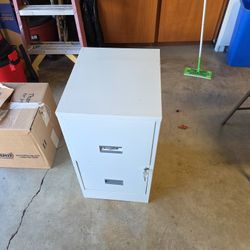 Filings Cabinet  With Keys 