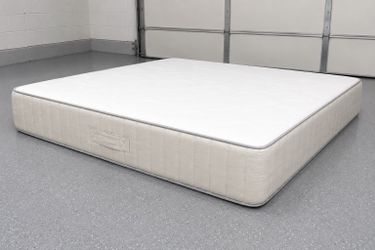 Queen Mattress 8” Thick - Clean, Confortable, Ready for Pickup
