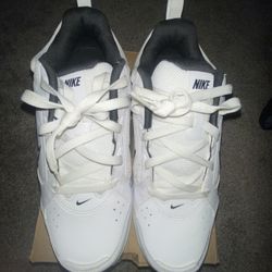 Nike monarch