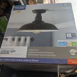 New 40 Watt Light Fixture In Box 