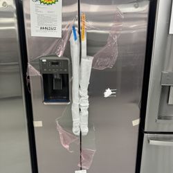 Never Used Side By Side Refrigerator With Water And Ice