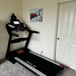 Sole F80 Treadmill