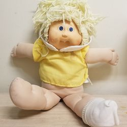 yellow head cabbage Patch Kids vintage doll 1978-1982 By Coleco A vintage yellow hair cabbage patch kids doll by Coleco Industries some sign of wear