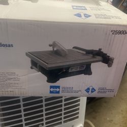 7 In Tabletop Tile Saw