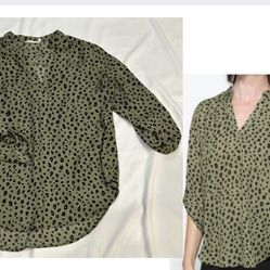 Lush Tunic Green Cheetah Print Sz L Women’s Thin Light Blouse Animal Print