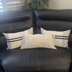 3 Beautiful Pillows 