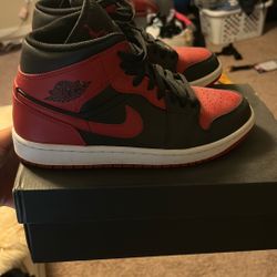 Jordan 1 Mid Bred
