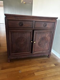 Dressar 36 in x 20in x 34in (75$)