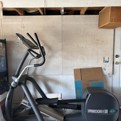 Precor USA EFX Elliptical 