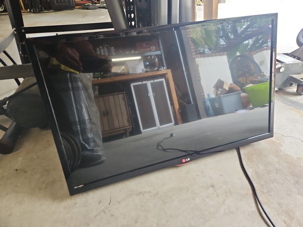 LG Flat Screen TV