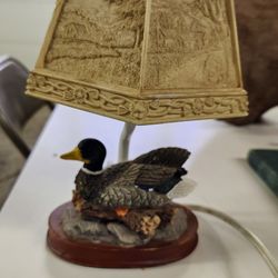 Decorative vintage duck lamp
