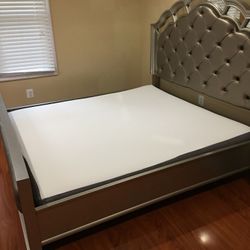Champagne King 3-Piece Bedroom Set
