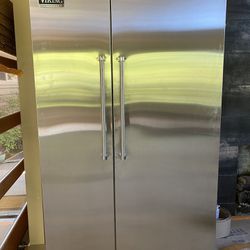 Viking Professionals Refrigerator 