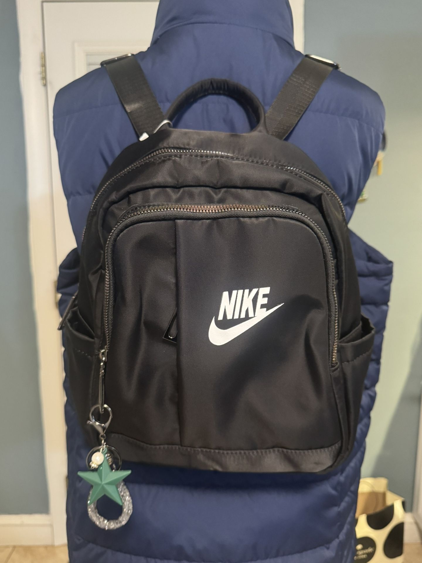 Nike , Black Medium Backpack