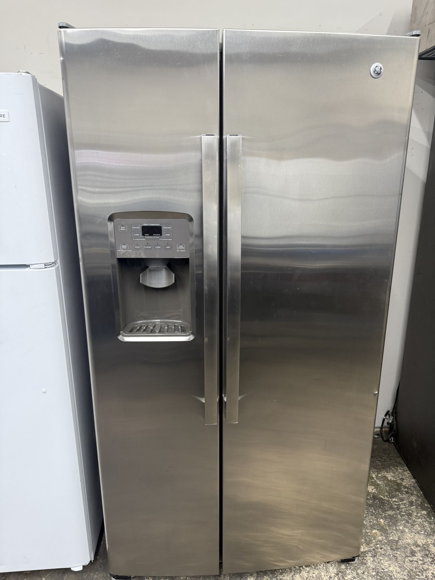GE 36in Side By Side Refrigerator In stainless Steel We Are In The Blue Building 🟦