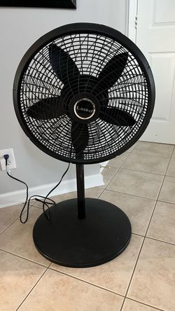 Large Lasko Pedestal oscillating Adjustable Height 3- Speed Fan