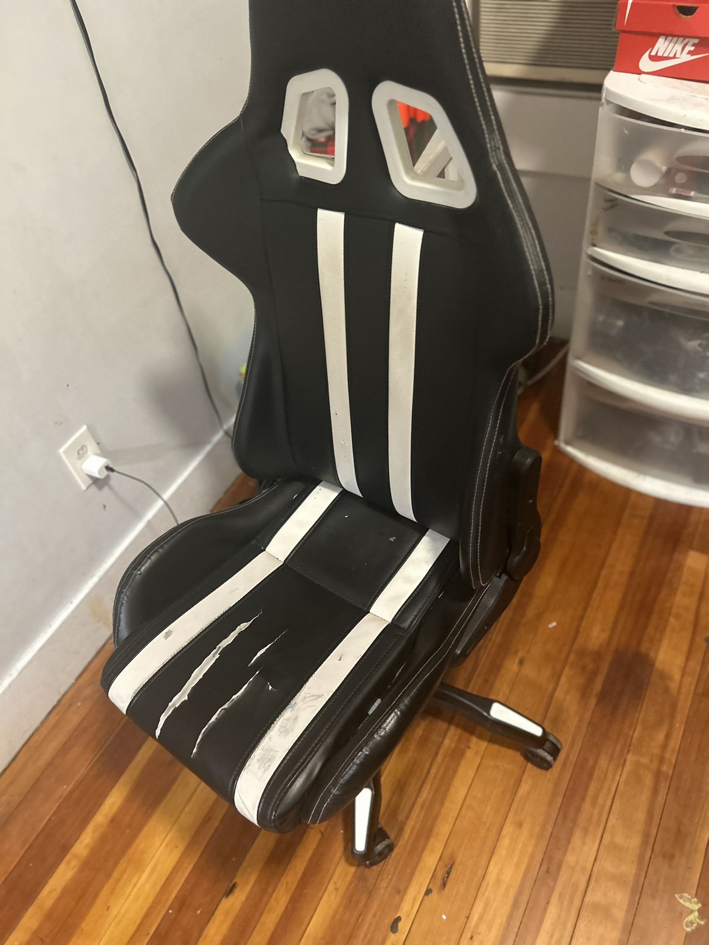 Gaming Chair  Free!!!