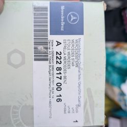 Mercedes trunk emblem