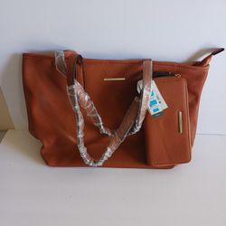 Wristlet-pouch https://offerup.com/redirect/?o=Q3Jvc3Nib2R5LnppcA==-Around Wallet 3in1