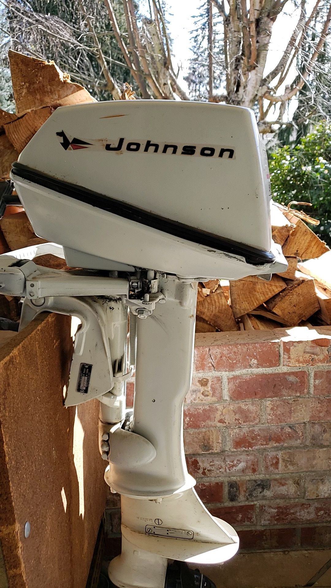 Johnson 5 hp outboard motor for Sale in Lynnwood, WA