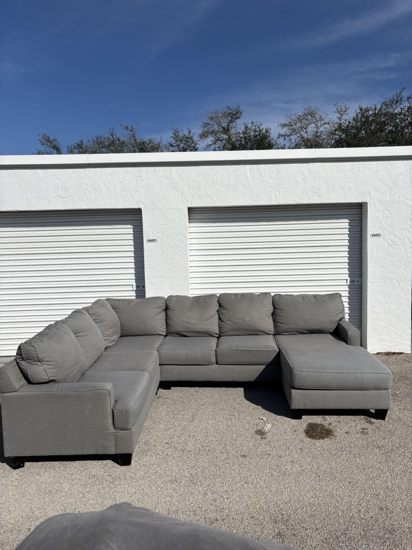 Grey Ashley Sectional