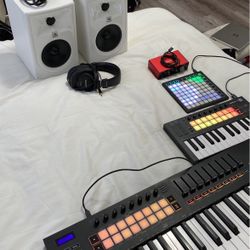MIDI keyboards, Speaker Monitor, USB Interface, Producer Headphones