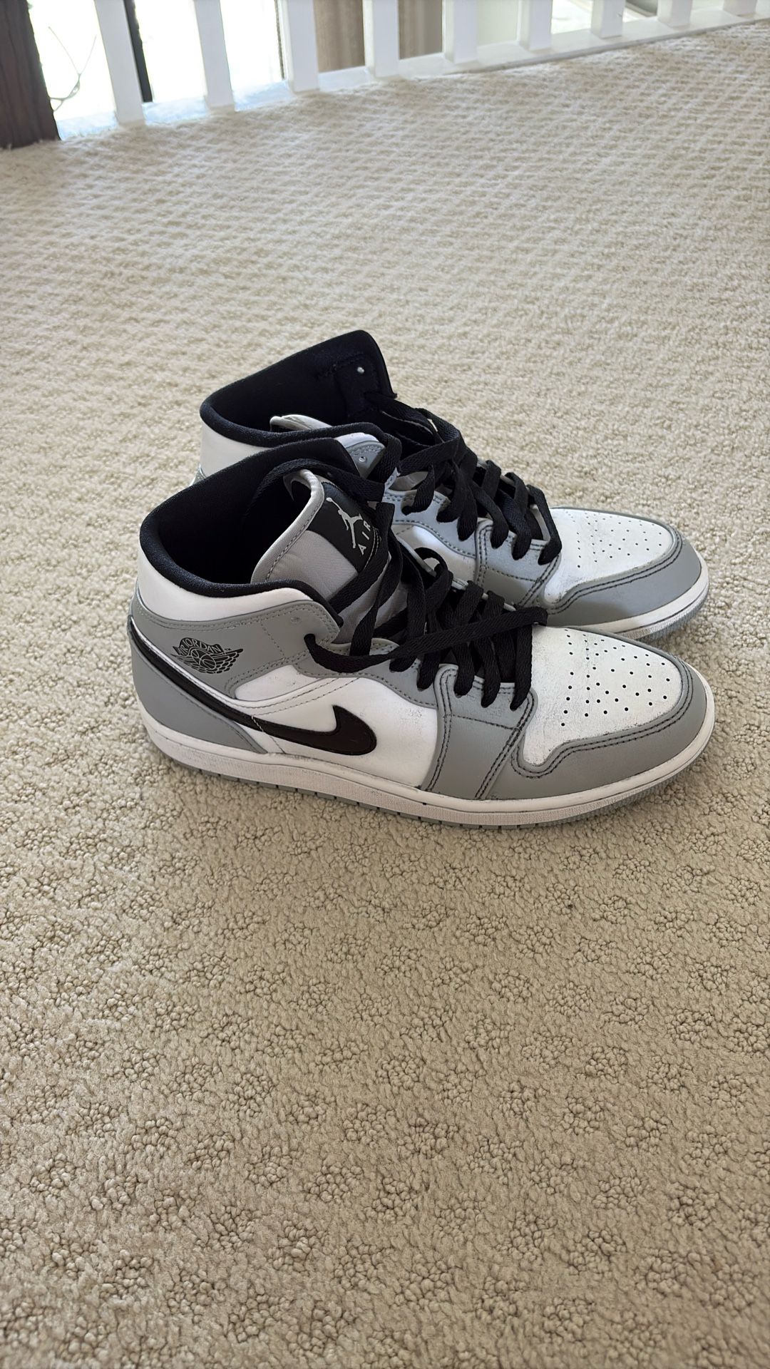 Jordan 1 Grey Size 8.5 Used.