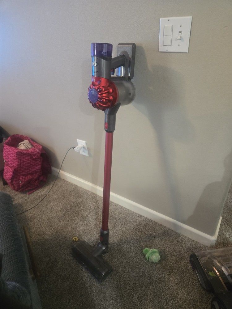 Dyson Vaccuum
